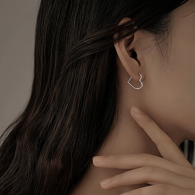 Hypoallergenic stainless steel heart-shaped earrings, comfortable and versatile, simple and elegant, high-quality fashionable Women's earrings for daily wear or parties, jewelry accessories, are exquisite gifts for women.