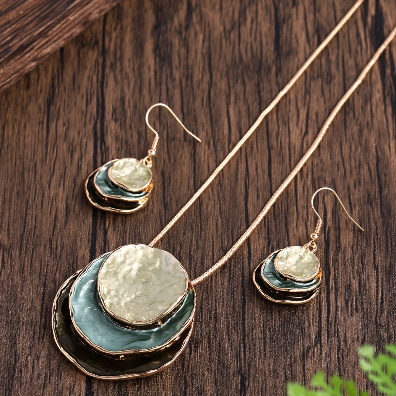 Bohemian Three-layer Circular Zinc Alloy Golden Enamel Jewelry Set, Cute And Elegant For Ladies, Girlfriends, Holiday Parties, Necklace And Earrings Set