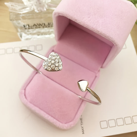 A Minimalist Style Heart-Shaped Open Bracelet for Women, Adorned with Sparkling Rhinestones, Featuring Handcrafted Jewelry Decorations (The Number of Artificial Diamonds May Vary).