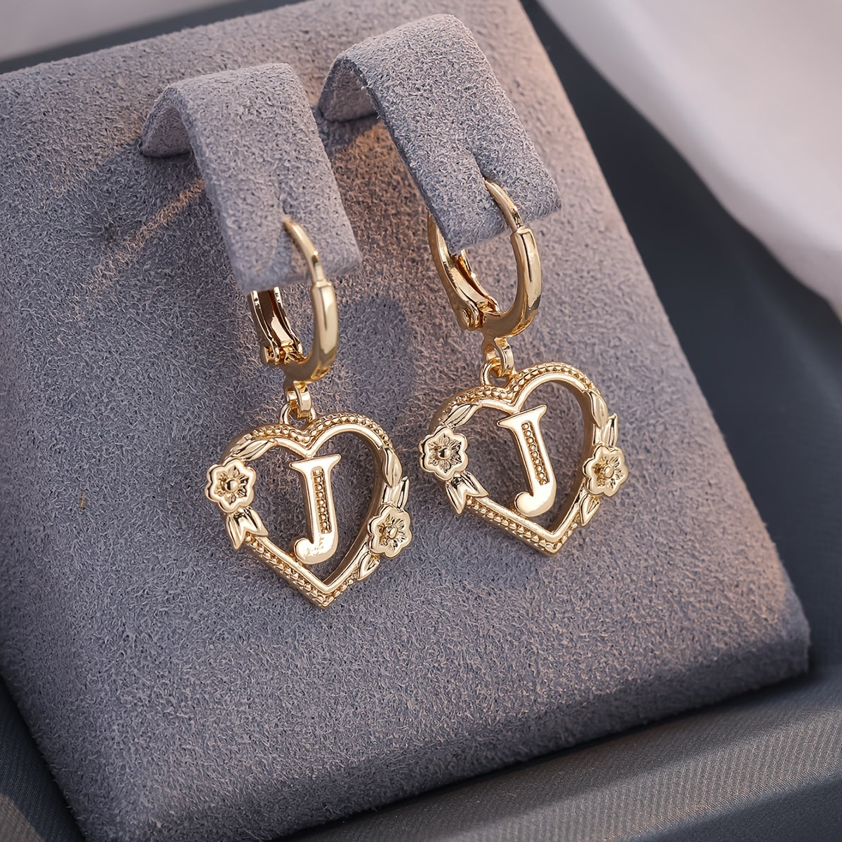 Golden Letter Heart Flower Stud Earrings for Women, Elegant Jewelry Suitable for Banquet and Party Wear