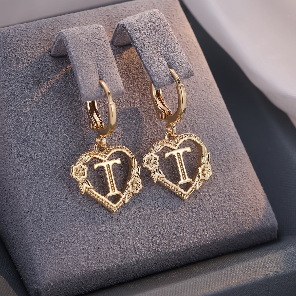 Golden Letter Heart Flower Stud Earrings for Women, Elegant Jewelry Suitable for Banquet and Party Wear