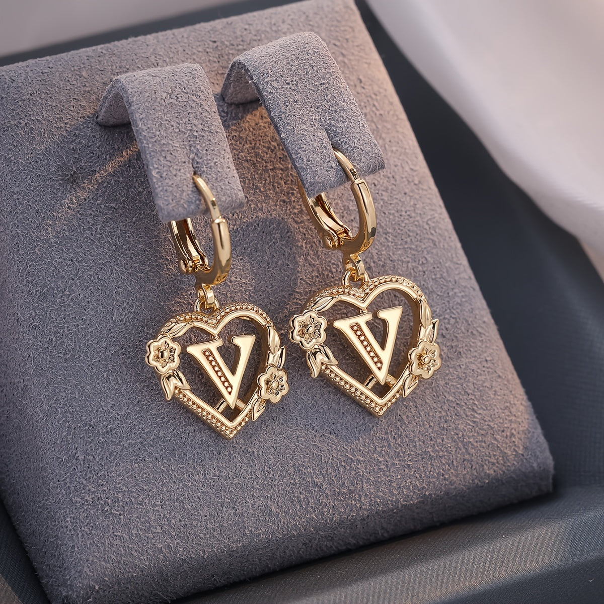 Golden Letter Heart Flower Stud Earrings for Women, Elegant Jewelry Suitable for Banquet and Party Wear