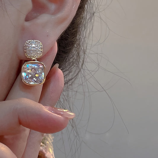 1 Pair Exquisite Luxury Rhinestone Drop Earrings for Women - Bling Bling Elegant Vintage Style Zinc Alloy Dangle Earrings with Sparkling Crystals - Fashionable Accessory for Special Occasions and Everyday Wear
