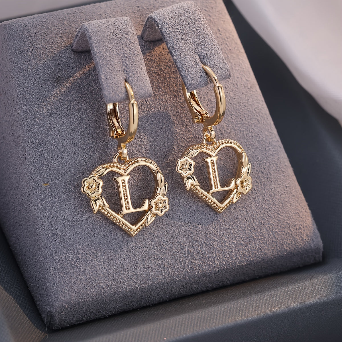 Golden Letter Heart Flower Stud Earrings for Women, Elegant Jewelry Suitable for Banquet and Party Wear