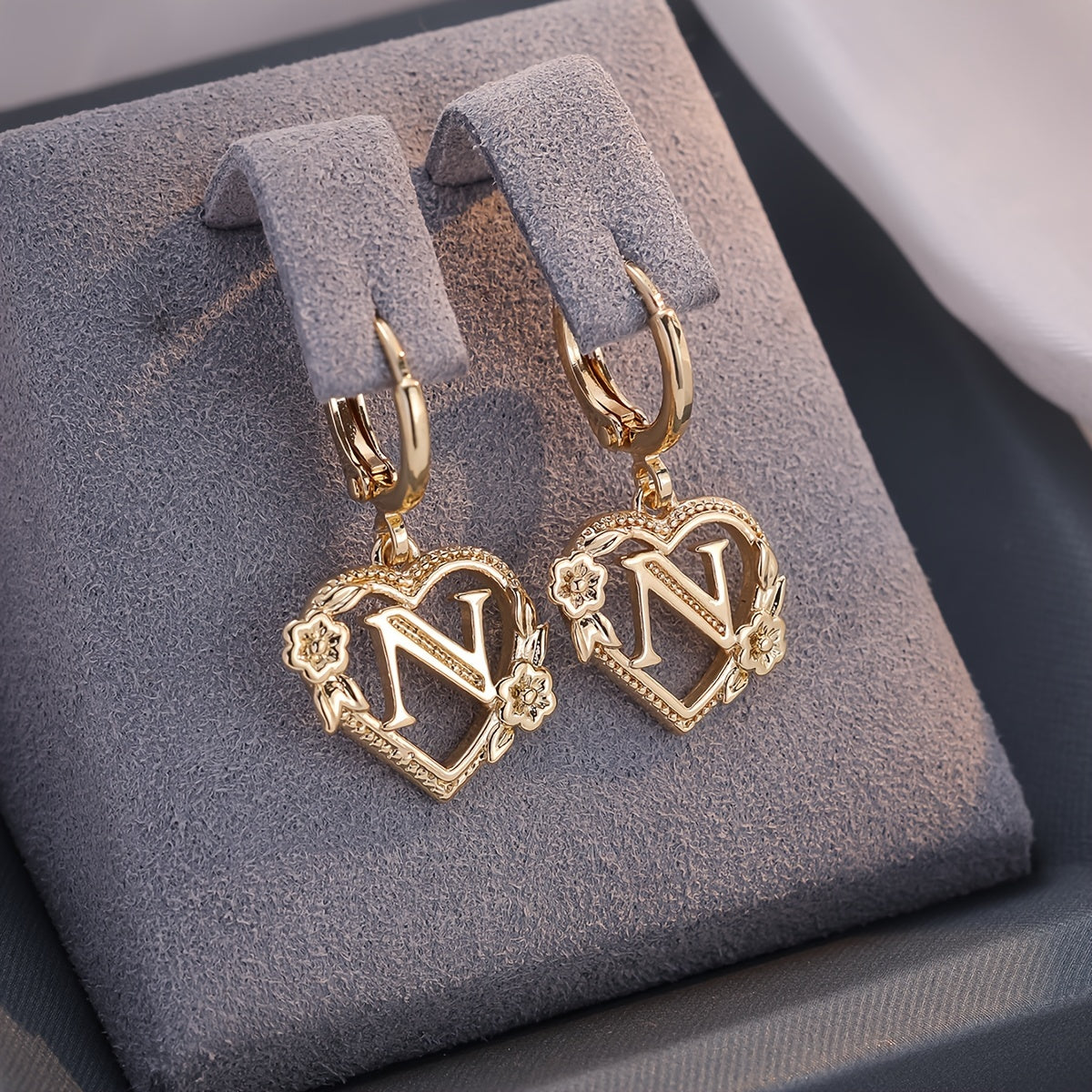Golden Letter Heart Flower Stud Earrings for Women, Elegant Jewelry Suitable for Banquet and Party Wear
