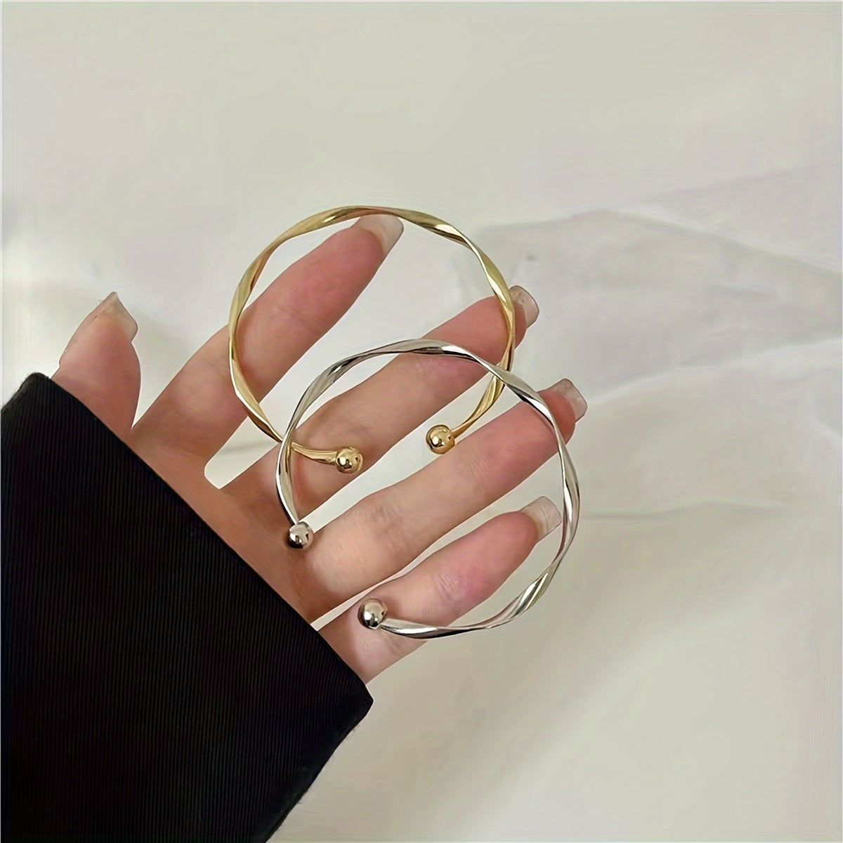 A Minimalist Twisted Adjustable Women's Bangle