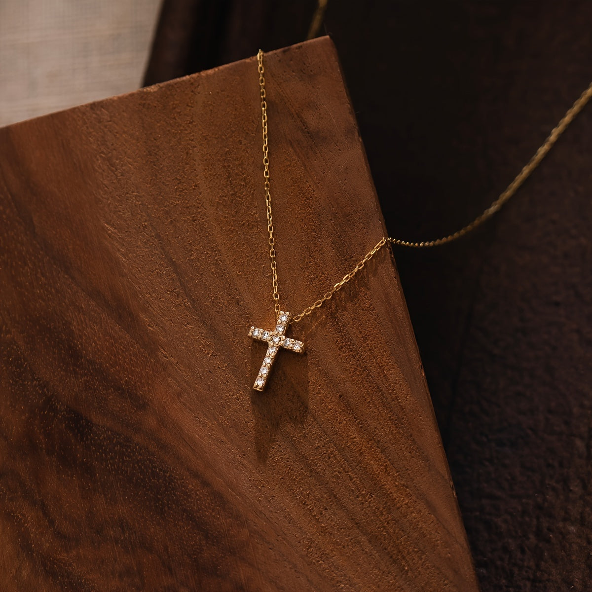 Minimalist Golden-Tone Mini Cross Pendant Necklace - Delicate Layering Chain for Casual Attire, Valentine's Gift, Versatile Women's Jewelry for All Seasons, Seasonal Accessory, Elegant Accessory