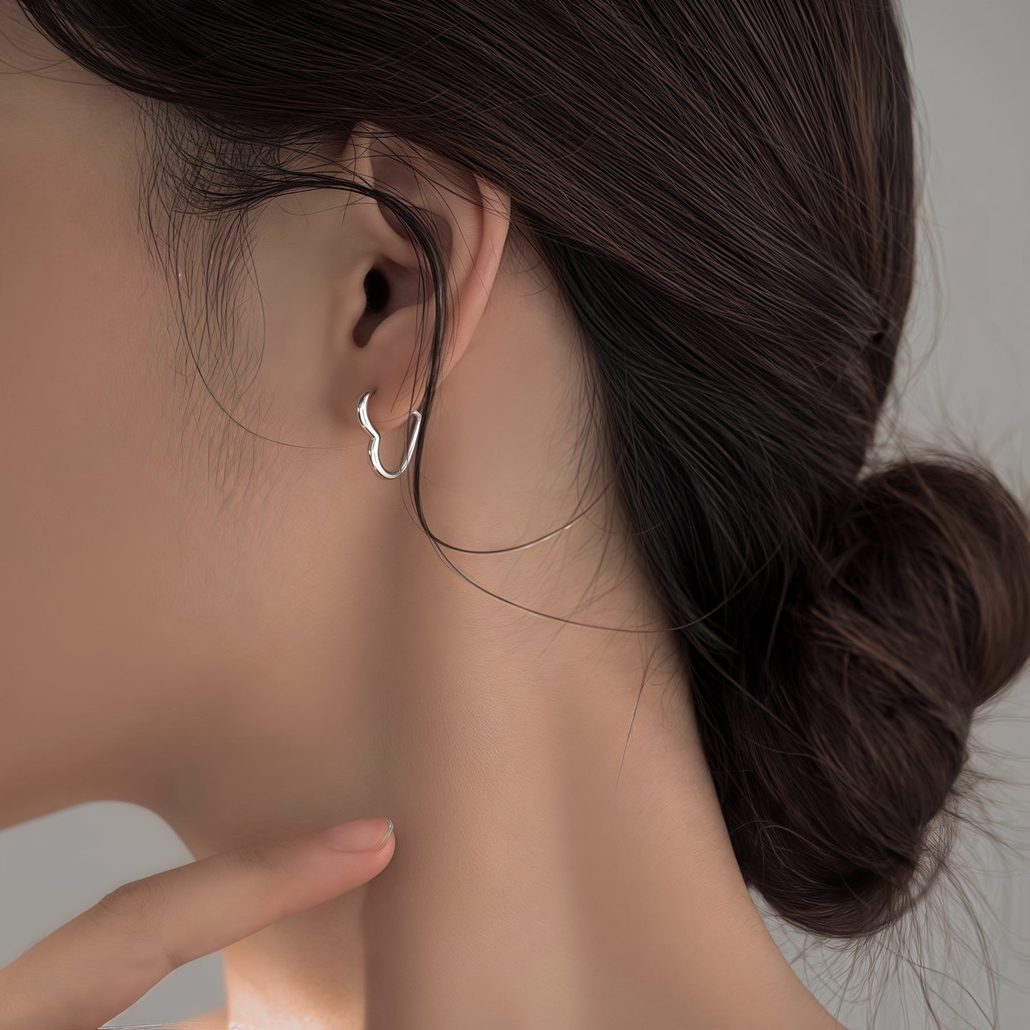 Hypoallergenic stainless steel heart-shaped earrings, comfortable and versatile, simple and elegant, high-quality fashionable Women's earrings for daily wear or parties, jewelry accessories, are exquisite gifts for women.