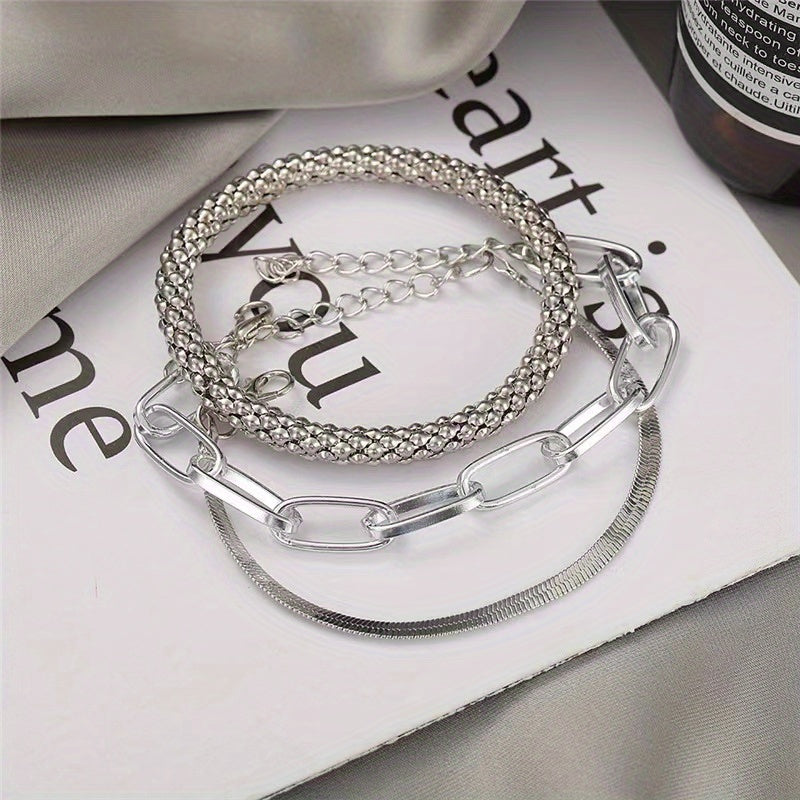 Trendy European And American Accessories: Hot-selling Multi-layer Snake Bone Chain Bracelet Set, Creative Vintage 3-piece Golden Chain Bracelet For Women.