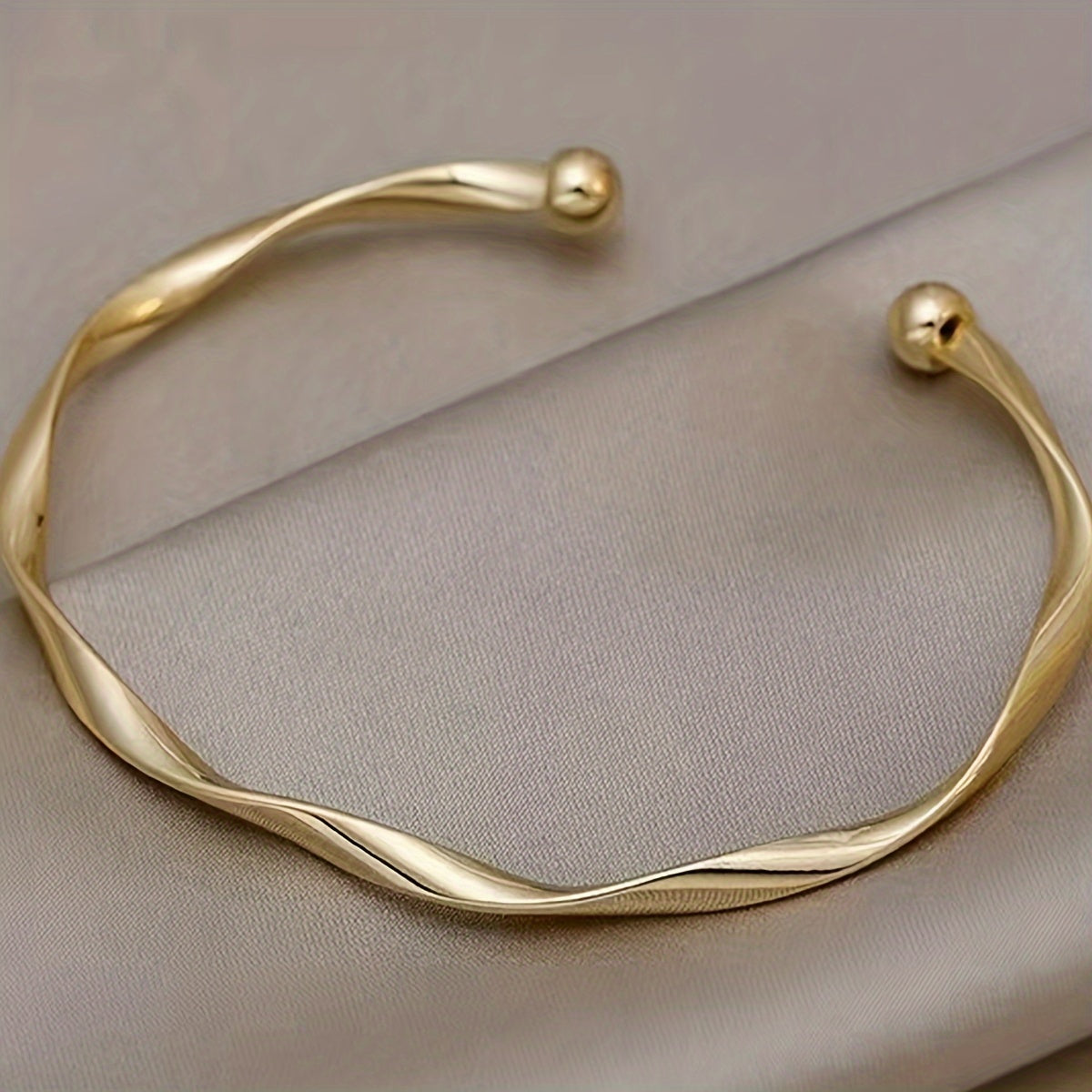 A Minimalist Twisted Adjustable Women's Bangle