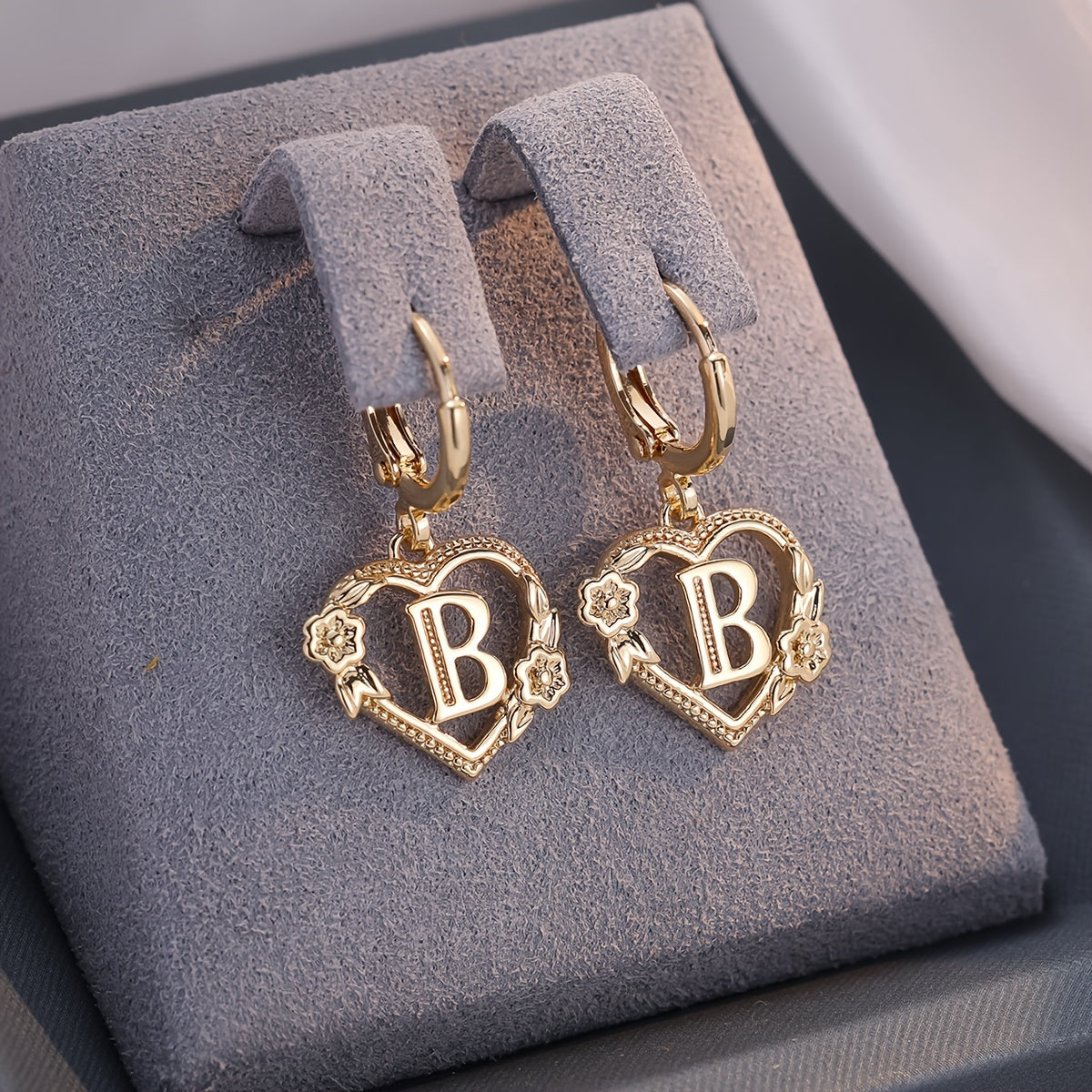 Golden Letter Heart Flower Stud Earrings for Women, Elegant Jewelry Suitable for Banquet and Party Wear