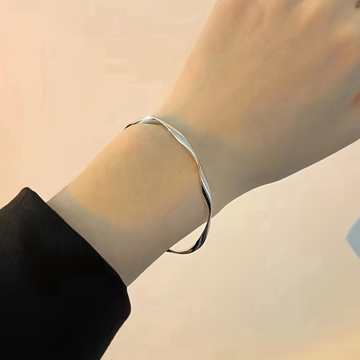 A Minimalist Twisted Adjustable Women's Bangle