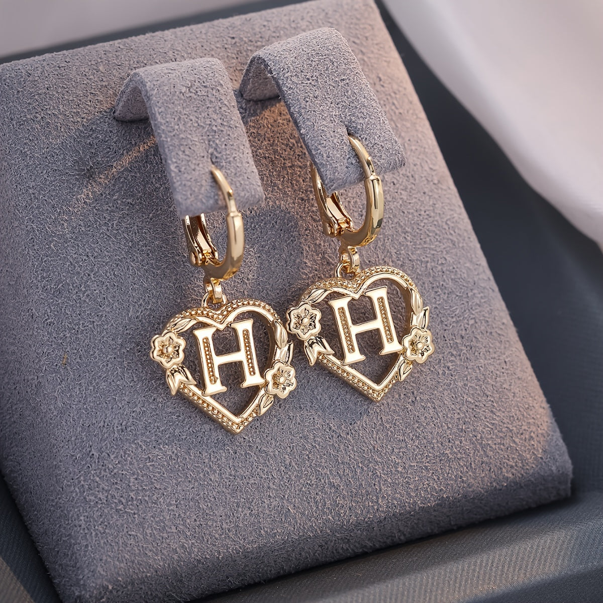 Golden Letter Heart Flower Stud Earrings for Women, Elegant Jewelry Suitable for Banquet and Party Wear