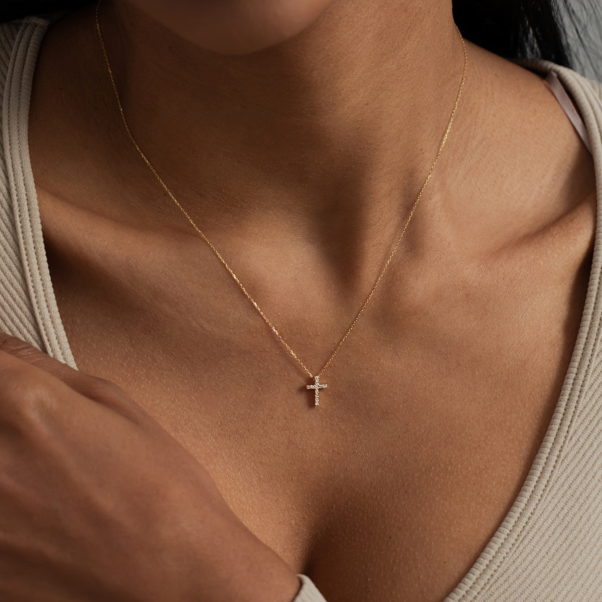 Minimalist Golden-Tone Mini Cross Pendant Necklace - Delicate Layering Chain for Casual Attire, Valentine's Gift, Versatile Women's Jewelry for All Seasons, Seasonal Accessory, Elegant Accessory