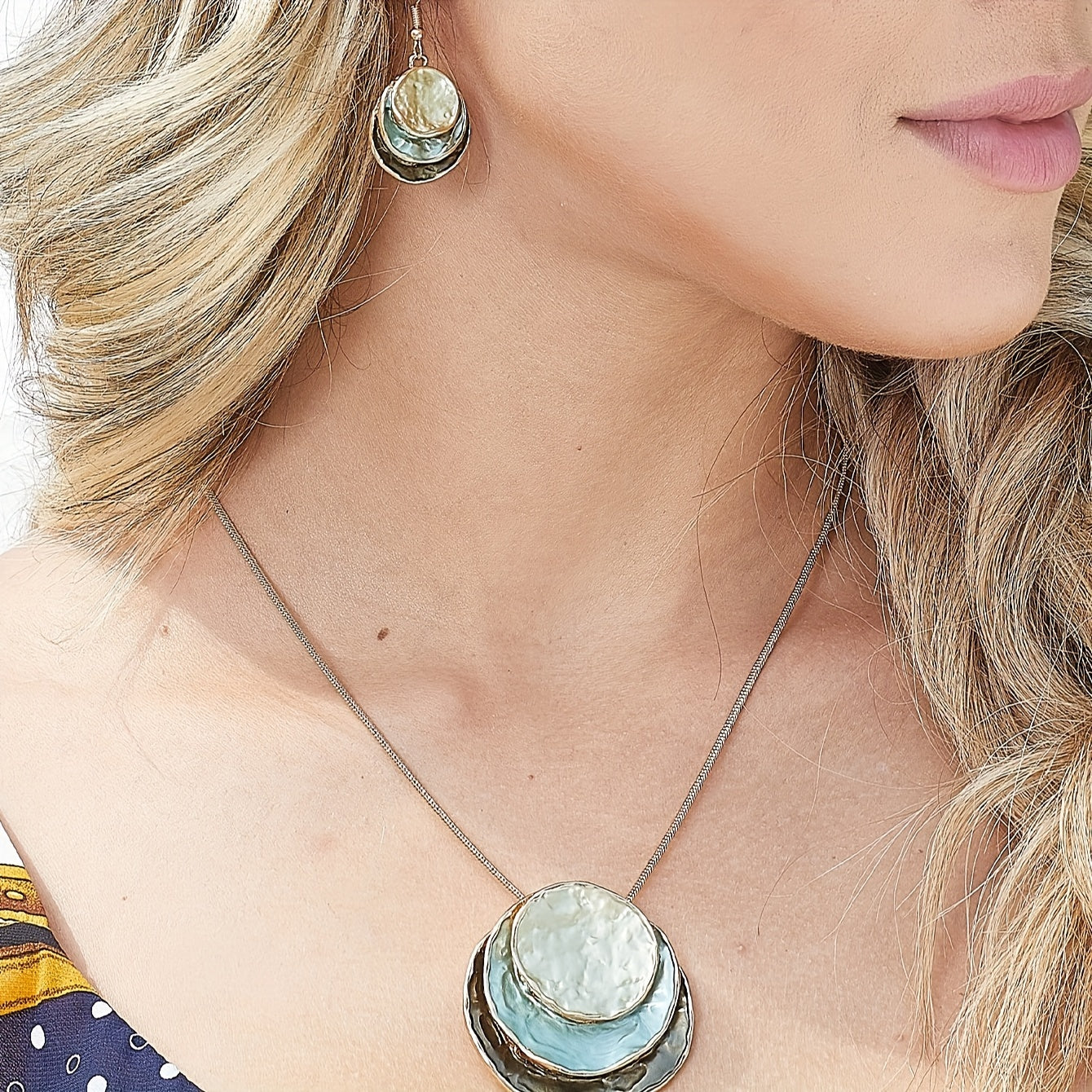 Bohemian Three-layer Circular Zinc Alloy Golden Enamel Jewelry Set, Cute And Elegant For Ladies, Girlfriends, Holiday Parties, Necklace And Earrings Set