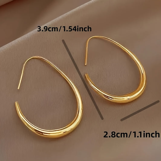 A Pair Of Minimalist Water Drop-shaped Earrings Exclusively Designed For Ladies, A Gift Of Elegance And Grace For Women.
